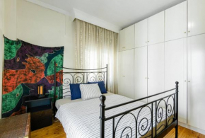 Cozy and bright apartment in the heart of the city